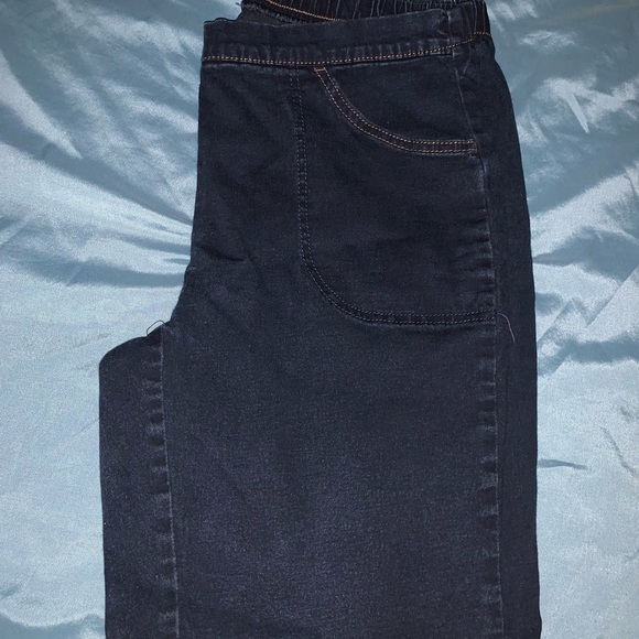 Random jeans - Picture 2 of 2